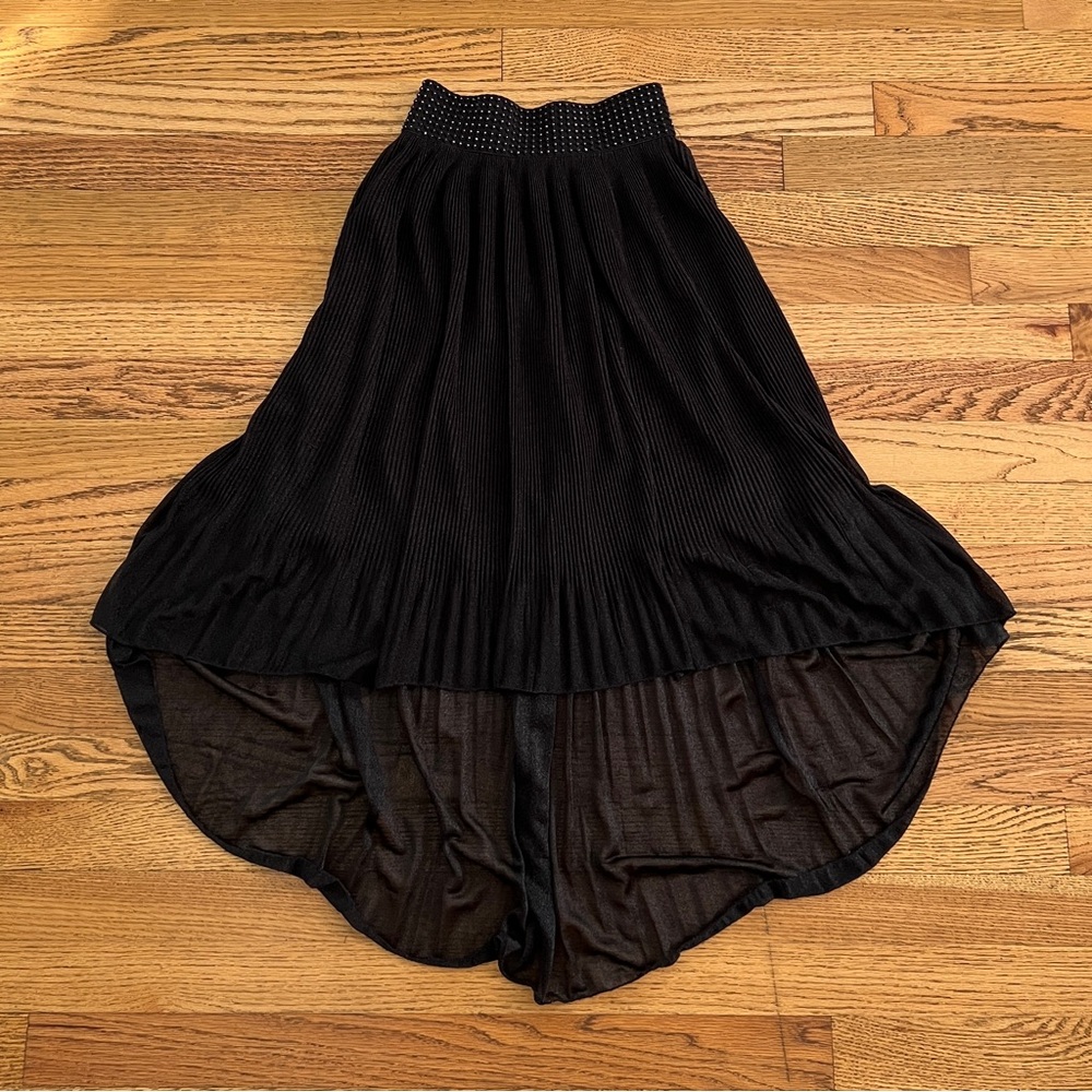 Y2K Black Pleated Flowy Midi Skirt